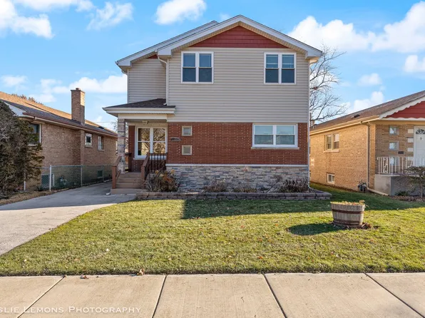 10241 S Trumbull Ave, Evergreen Park, IL 60805