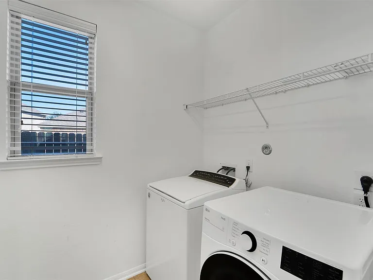 5407 Baronet Dr — Photo 24