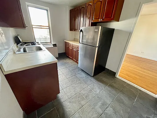 Rented by MQ Realty LLC | media 7