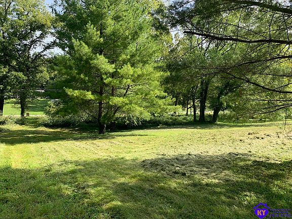 3rd image of 100 Valley Ct