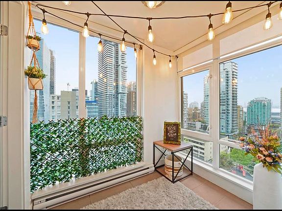 4th image of 565 Smithe St #1606