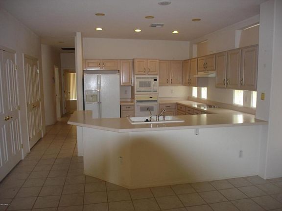 5th image of 13740 W Robertson Dr