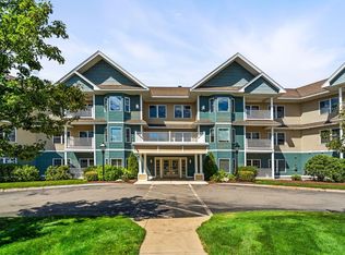 65 Hawthorne Dr, Bedford, NH 03110
