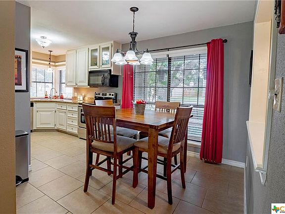 3rd image of 414 Kingwood Dr