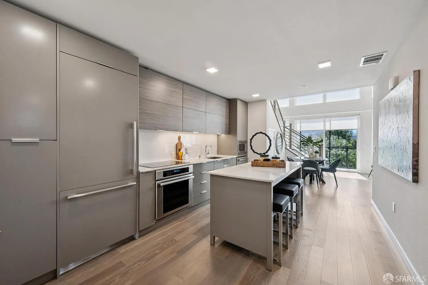 2 bed, 2.0 bath, 1545 sqft, $5,690 — Photo 4