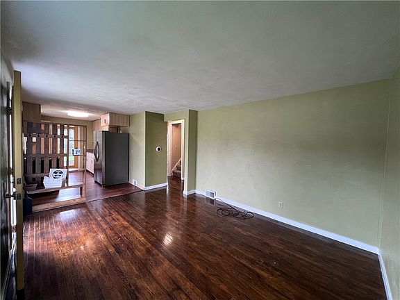 4th image of 304 Auburn St