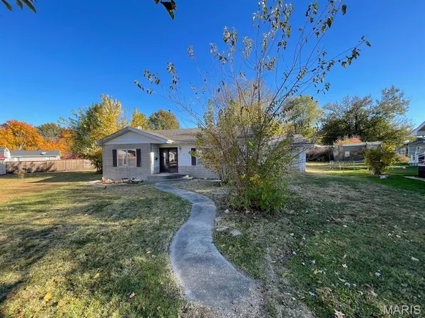 105 Circle Dr, Jerseyville, IL 62052