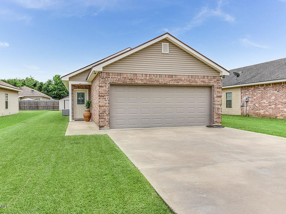 1st image of 205 Bottle Brush Ln