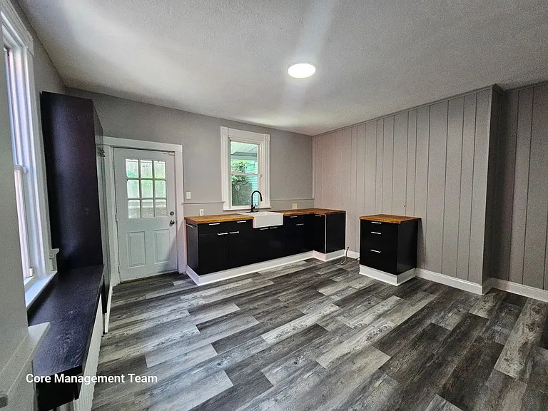 14 Courtright St — Photo 3