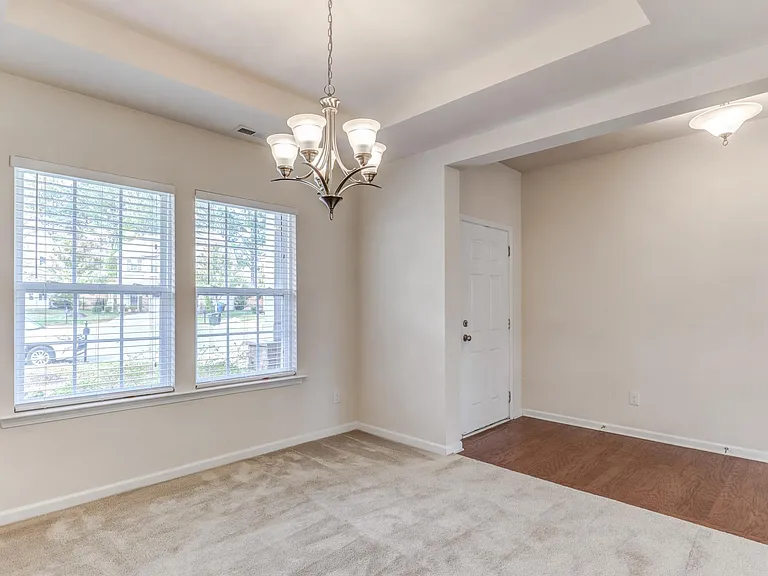10 Crawford Ct — Photo 8
