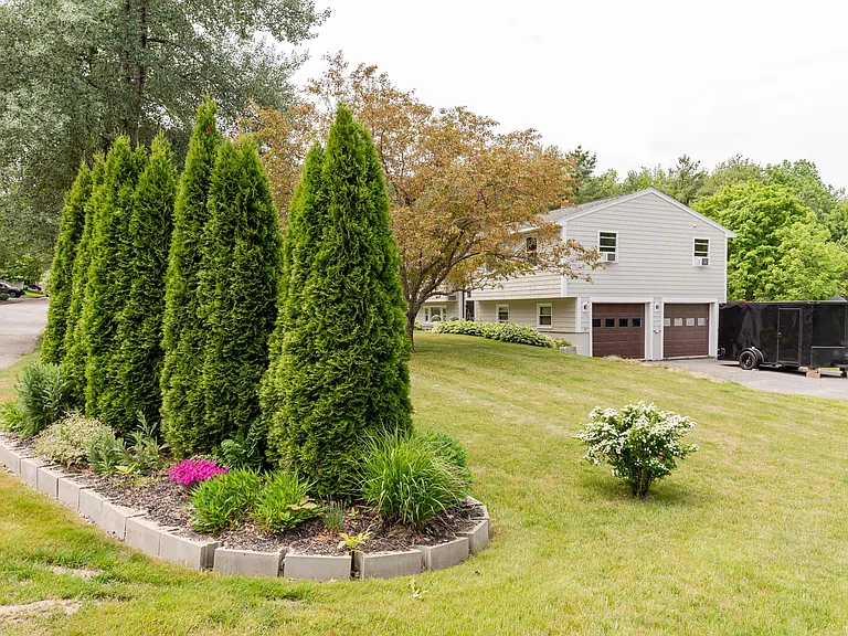 67 Lydon Ln E — Photo 62