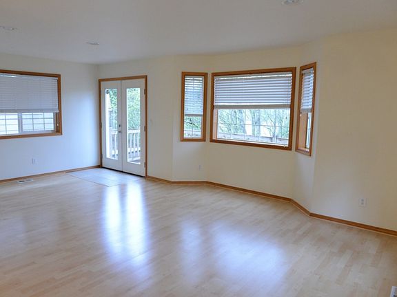 2nd image of 11534 NE 116th St