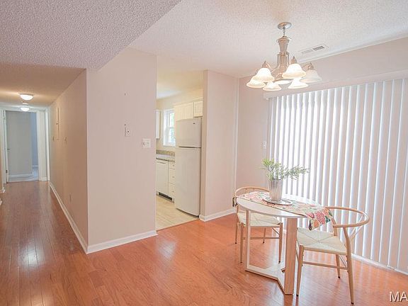 3rd image of 1539 Swallow Dr
