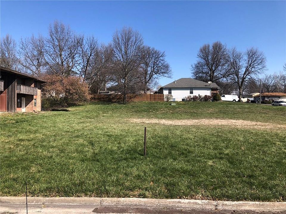 1st image of LOT 8 W 30th St