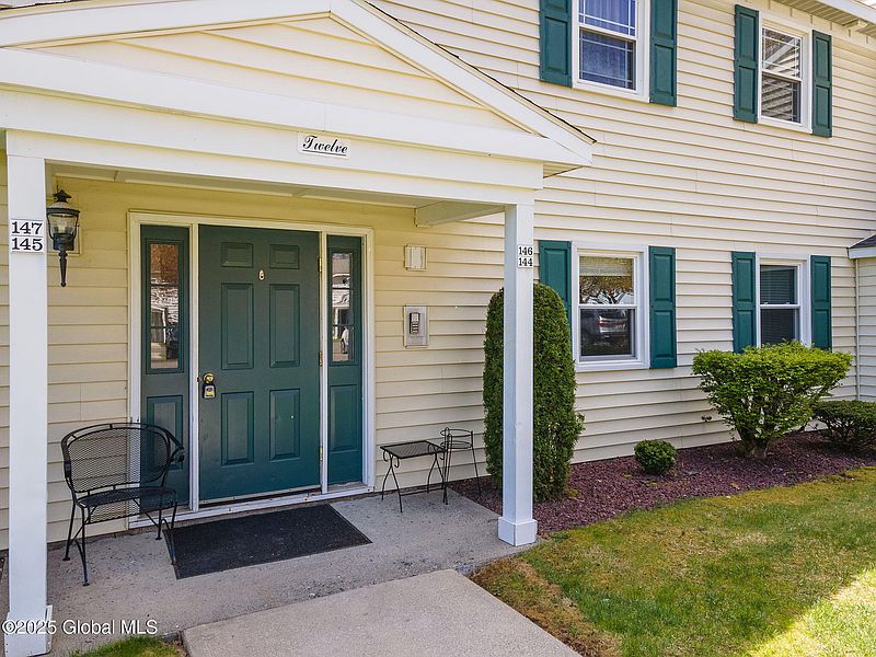 3rd image of 144 Cedarview Lane