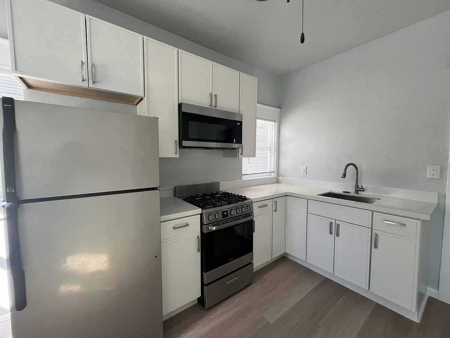 727 N Sutter St — Photo 2