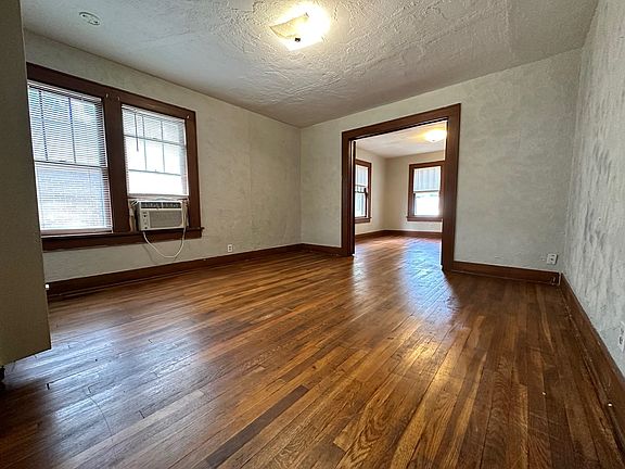 5th image of 718 S B St