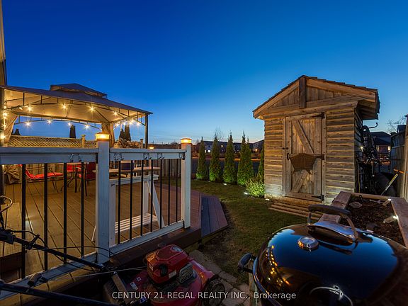 3rd image of 1131 Riddell Cres