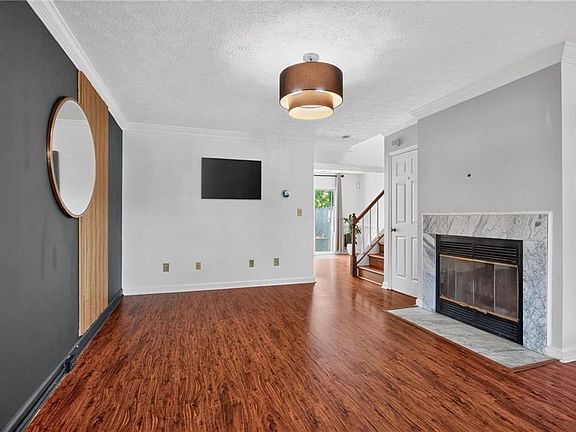 3rd image of 204 Arabian Cir