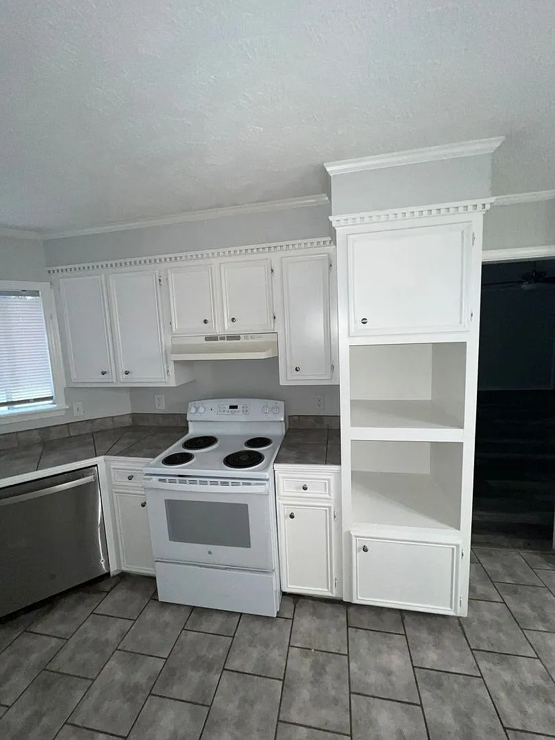 Move-In Ready Home in Northeast Jackson | Spacious Living in the 39211 Area — Photo 3