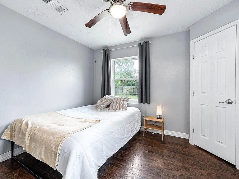 7230 Edgemoor Dr — Photo 13