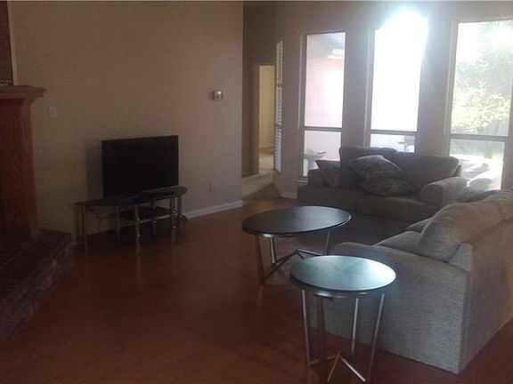 3rd image of 1401 Deer Creek Dr
