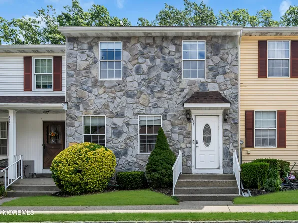 437 Rose Court, Lakewood, NJ 08701