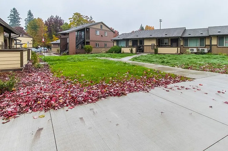 621 N Douglas Ln #621 — Photo 2