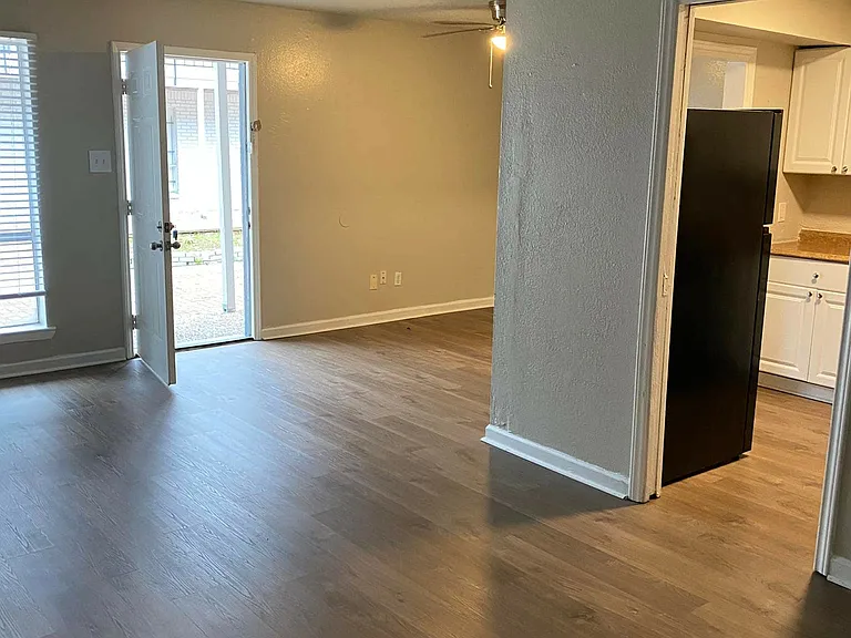 Palm Shore Apartments — Photo 13