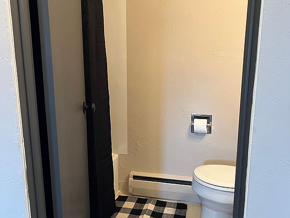 5th image of 234 Lloyd Ave APT A