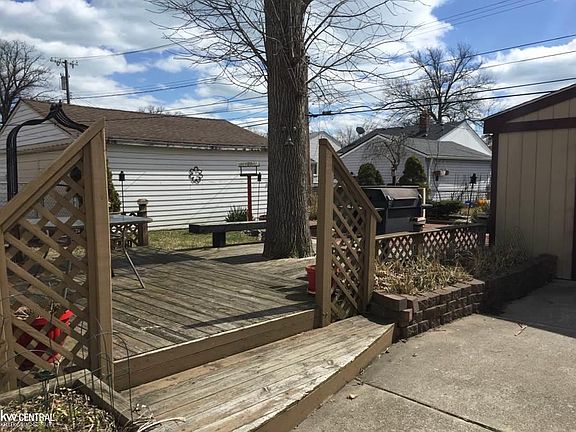 4th image of 22954 Carolina St