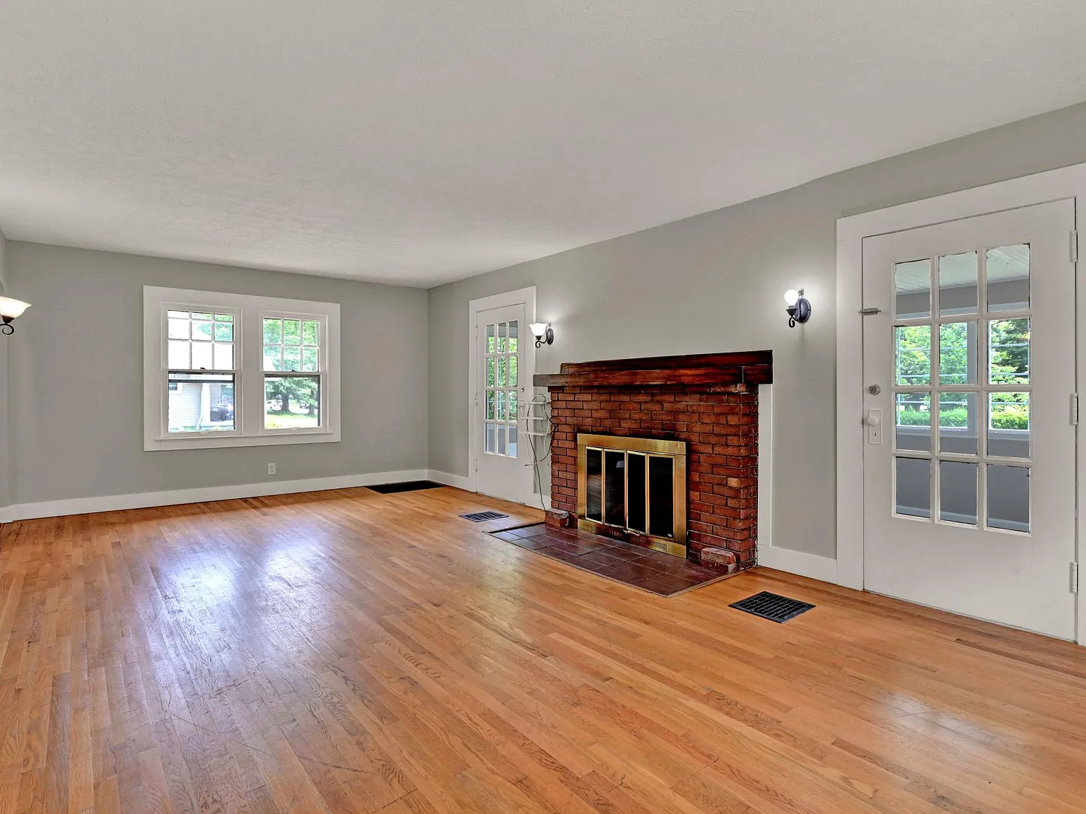 4302 Cornelius Avenue — Photo 3