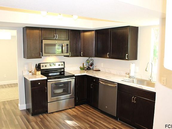 2nd image of 33 Fairways Cir