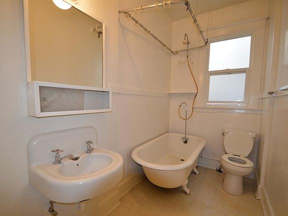 4th image of 215 Pontius Ave N APT 5