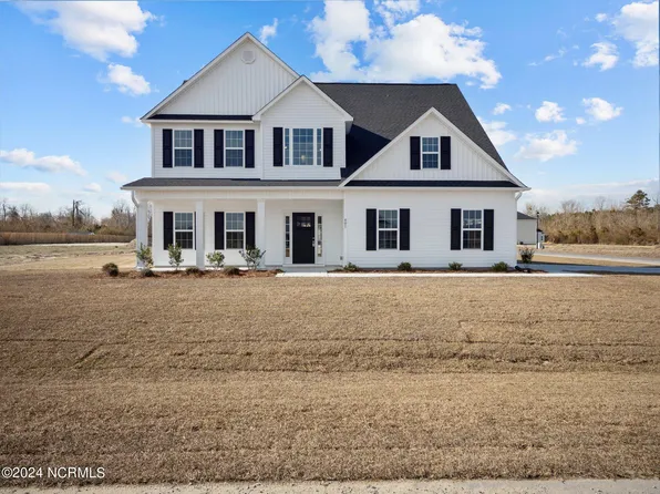 401 W Black Water Lane, Maysville, NC 28555