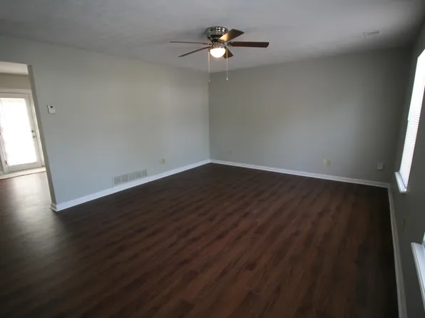 321 Turfway Dr, Lexington, KY 40516