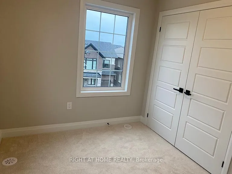 1593 Moira Cres — Photo 23