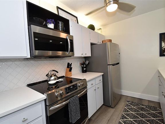 2nd image of 1716 Glenhouse Dr APT Gl421