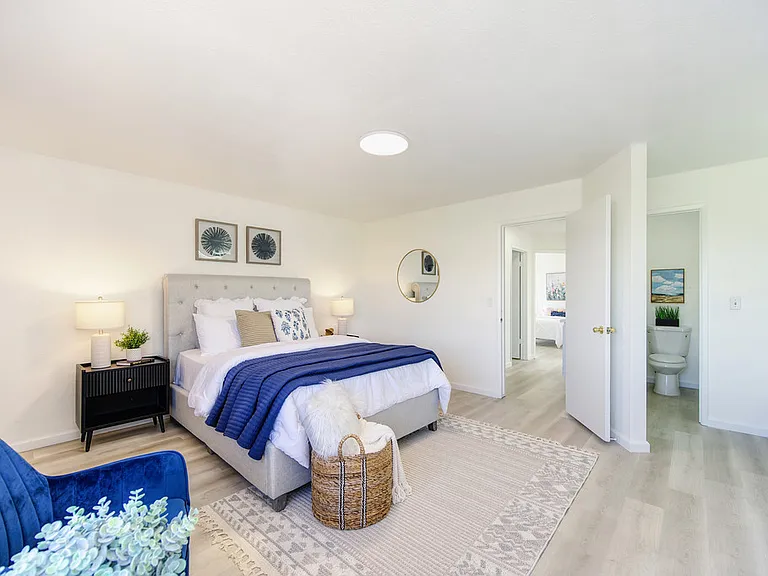 14 Fernwood Ct — Photo 3