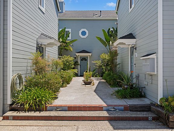 3rd image of 423 W Montecito St APT D