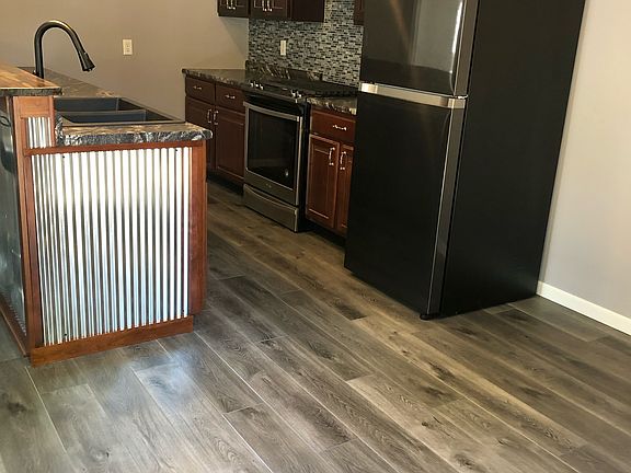 3rd image of 200 Logan St