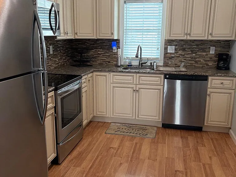 11 Harborside Dr W — Photo 8
