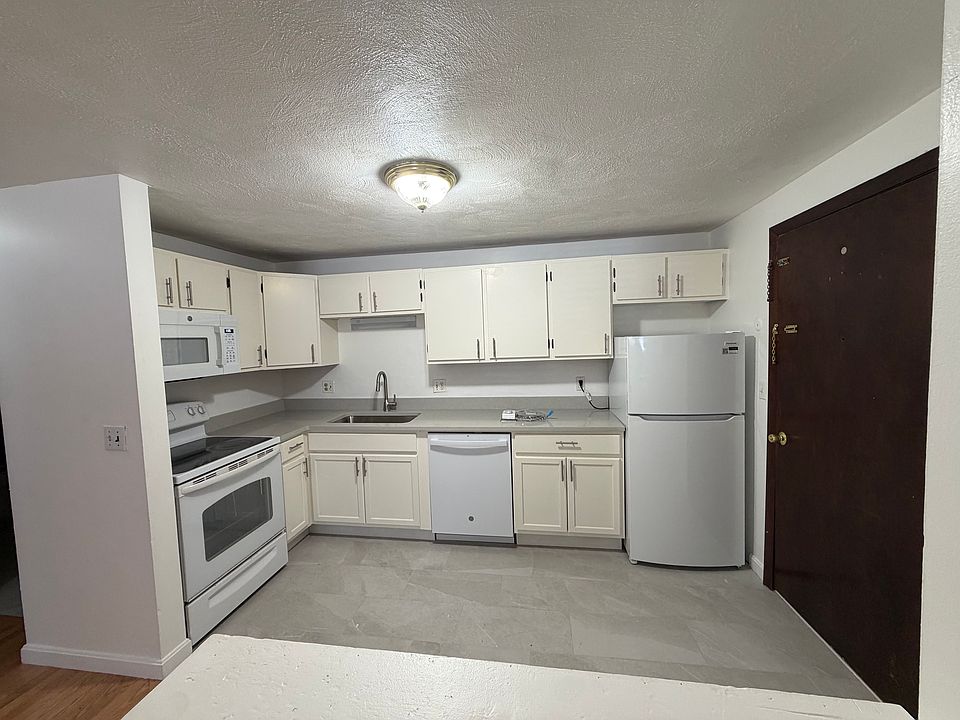 1st image of 224 Main St #6A