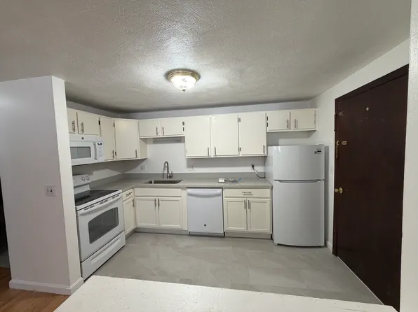 224 Main St #6A, Woburn, MA 01801