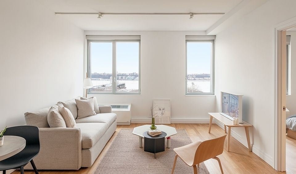1st image of 550 W 54th St #458