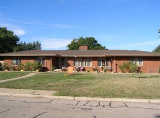 904 Elizabeth St, Ellsworth, KS 67439