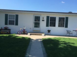 1008 9th Ave SE, Cascade, IA 52033