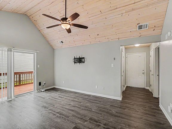 4th image of 3332 Valhalla Dr