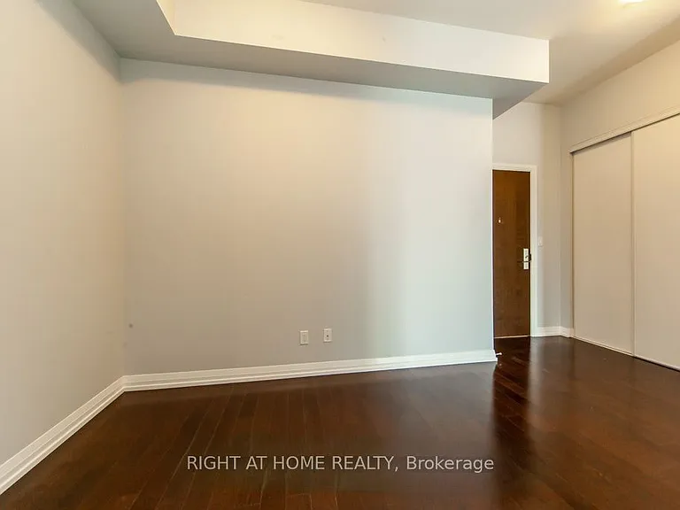 460 Adelaide St E #1123 — Photo 26