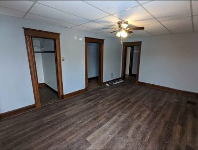 2nd image of 760 E 11th St #2W